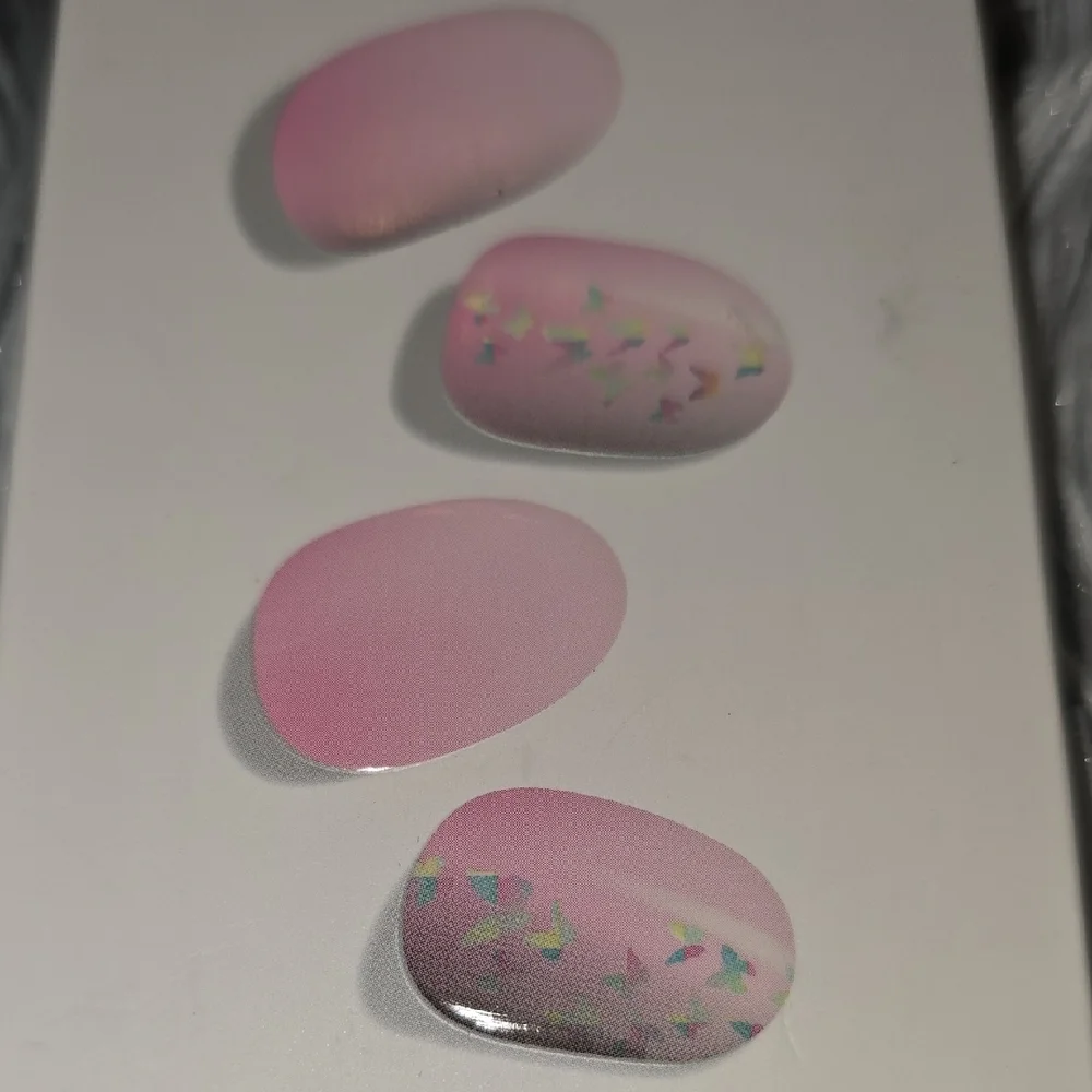 Pink Press-On Nails - Picture 3 of 5